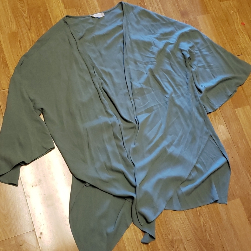 Altar'd State sage green kimono sz.large